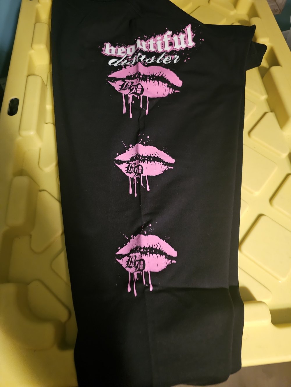 Black Leggings with Pink Kiss Graphic